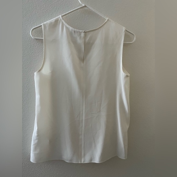 Kate Spade 100% Silk Ivory Sleeveless Blouse Ruffle Detail Size 2 - Picture 4 of 4